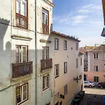 Whome Modern Retreat In Vibrant Bairro Alto