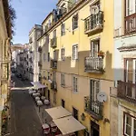 Whome Modern Retreat In Vibrant Bairro Alto