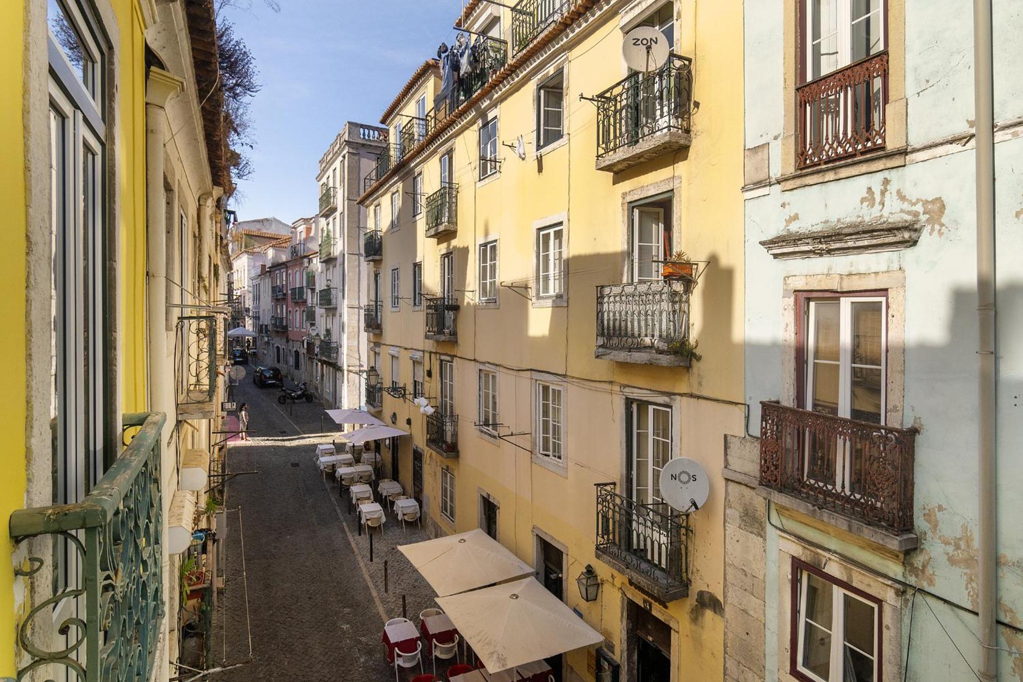 Whome Modern Retreat In Vibrant Bairro Alto